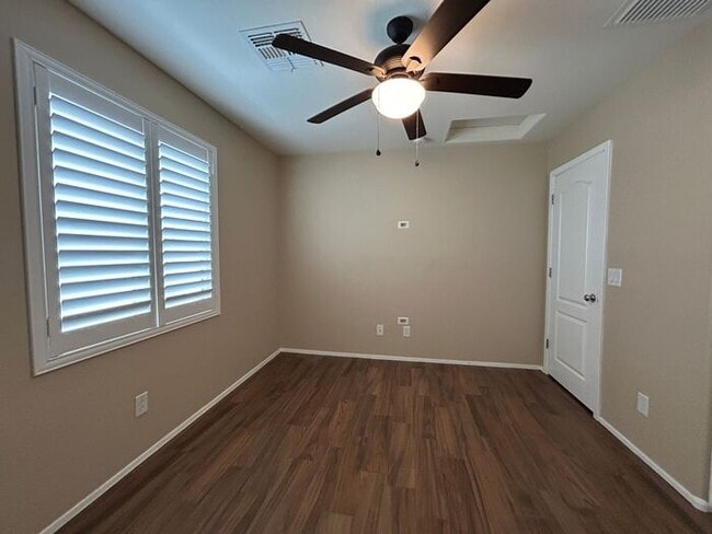 Building Photo - 2251 S Ponderosa Dr