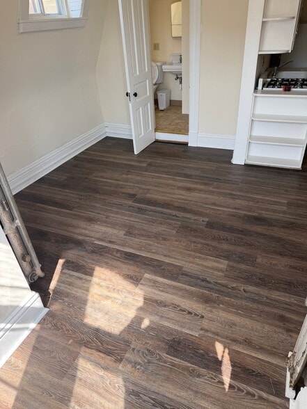 Building Photo - 114 W Gilman St