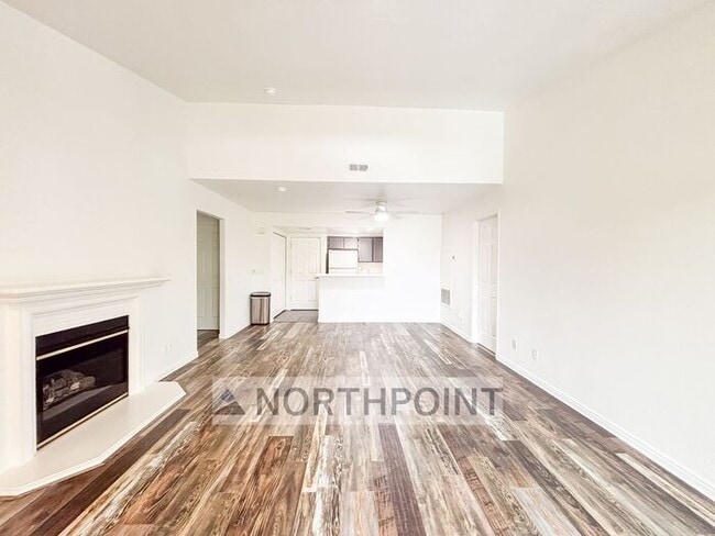 Building Photo - River Run Condo -Top Floor - 3 bed 2 bath