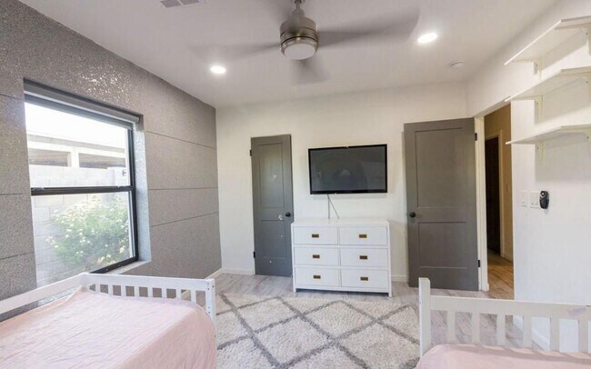 Building Photo - 4214 N 20th St