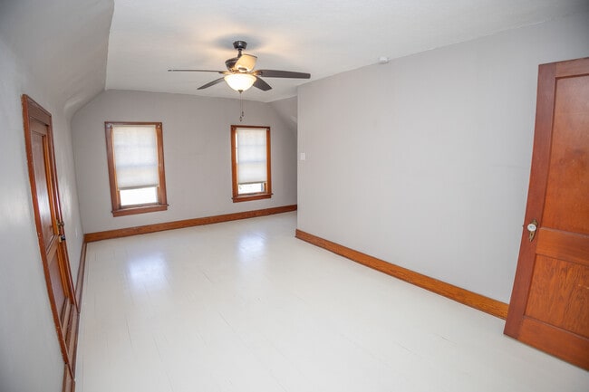 Building Photo - 5410 Simpson St
