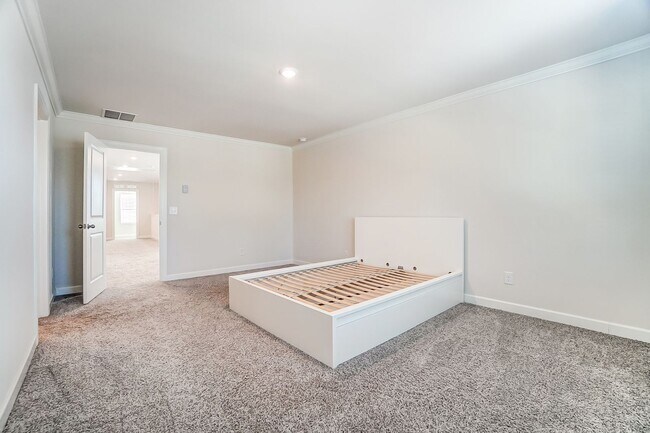 Building Photo - Move-in Ready 3 Bedroom in Mint Hill!