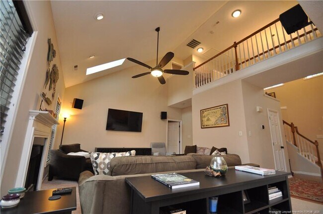 Building Photo - 5633 Yates Garden Ln
