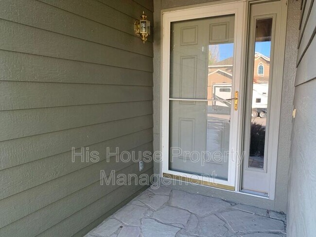 Building Photo - 208 Whitney Bay