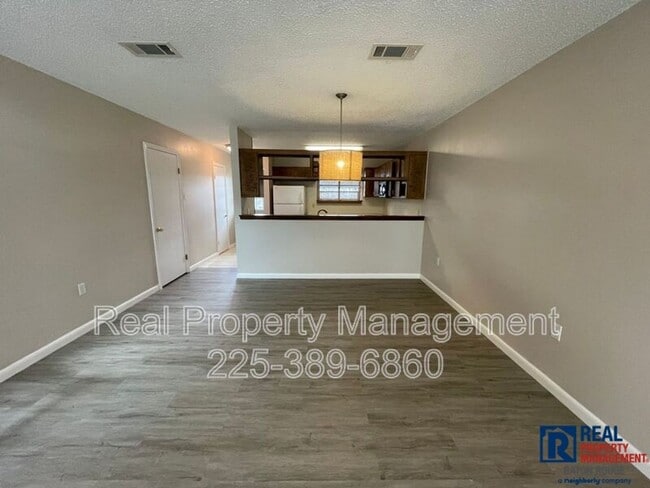 Building Photo - Townhome: Quail Hollow (25% OFF FIRST MONT...