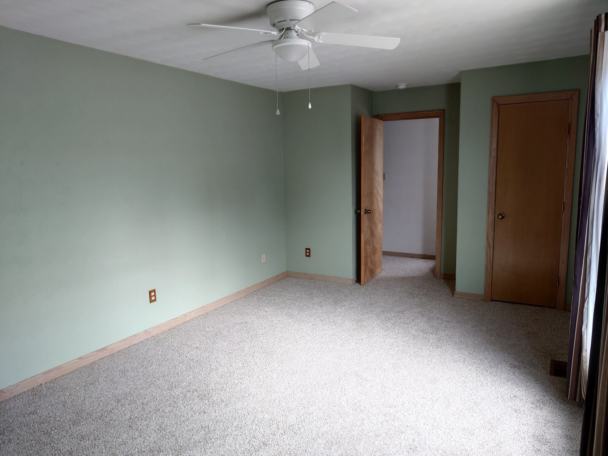 Building Photo - 2304 Merry Oaks Ct