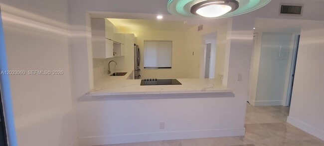 Building Photo - 409 Lakeview Dr