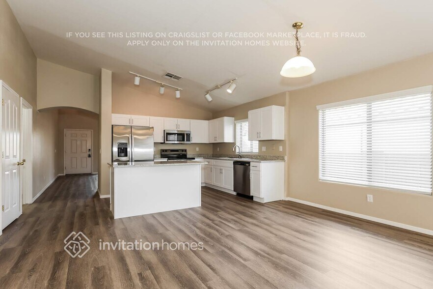 Building Photo - 18443 W Mission Ln