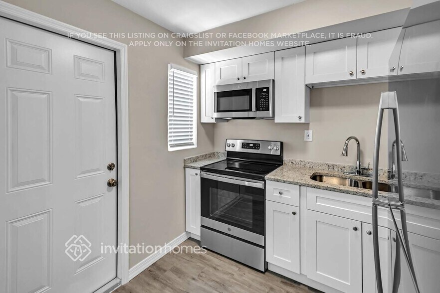 Building Photo - 3028 Ridgeway Ave