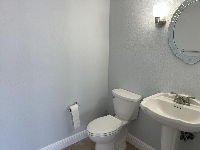 Building Photo - 2775 Kipps Colony Dr S