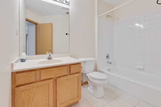 Building Photo - 840 Amelia Ct