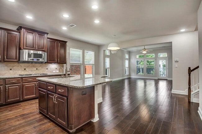 Building Photo - 708 Williams Way