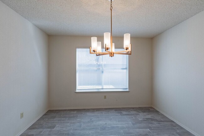 Building Photo - 2605 Buckeye Trail