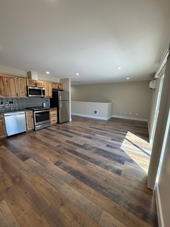 Building Photo - New ADU style apartment  in NE Bend