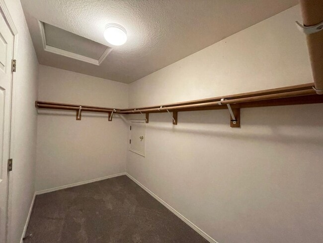 Building Photo - Fantastic Bethany Home with Attached Garag...