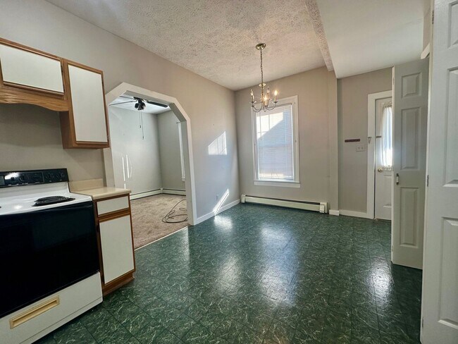 Building Photo - 7 N Jefferson St