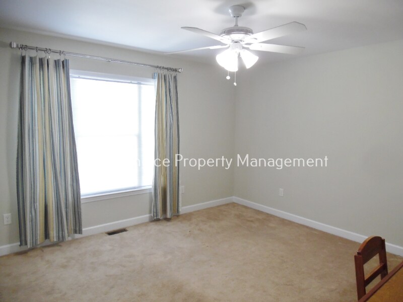 Building Photo - 2 Autumn Creek Way