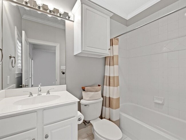 Building Photo - 625 Hartman St