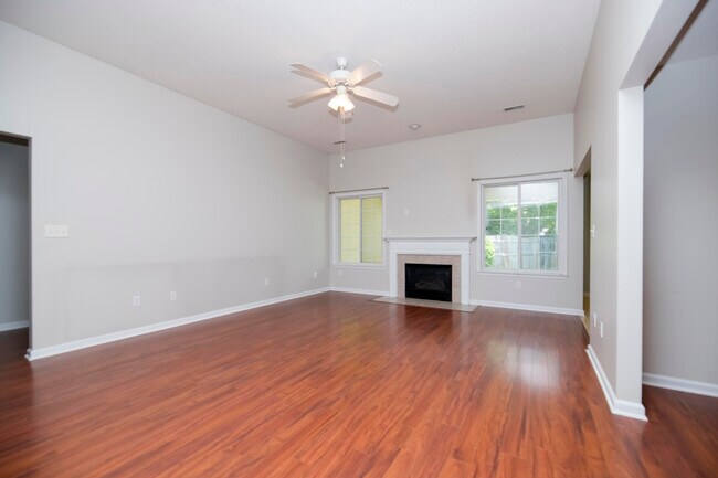 Building Photo - 901 Norman Dr