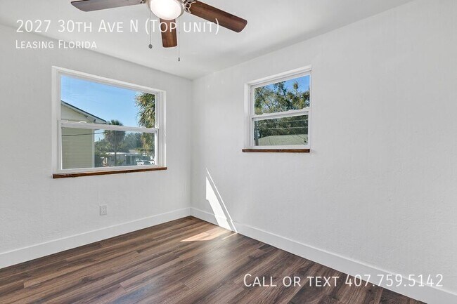 Building Photo - 2027 30th Ave N