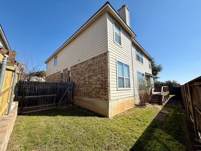 Building Photo - 5 bedroom, 3 bathroom home off TPC Parkway!