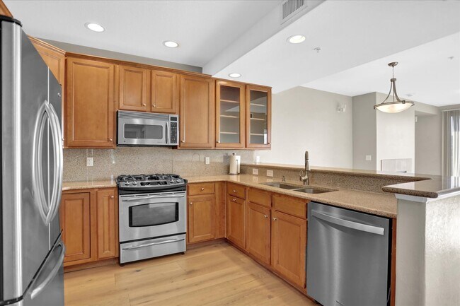 Building Photo - 9059 E Panorama Cir