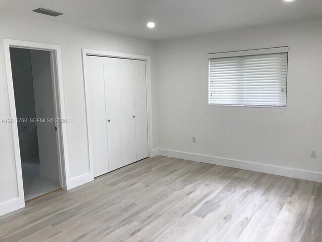 Building Photo - 9401 SW 64th Terrace