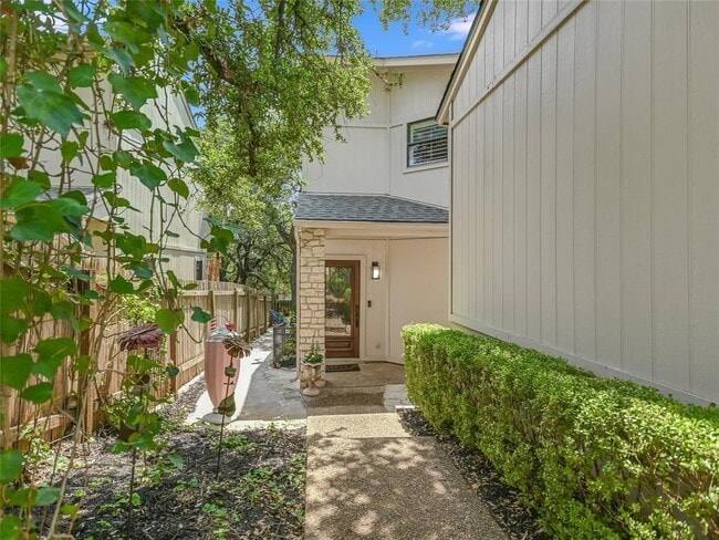 Building Photo - 4117 Bayberry Dr