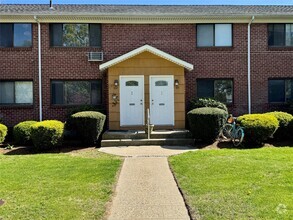 Building Photo - 62 Hiddink St