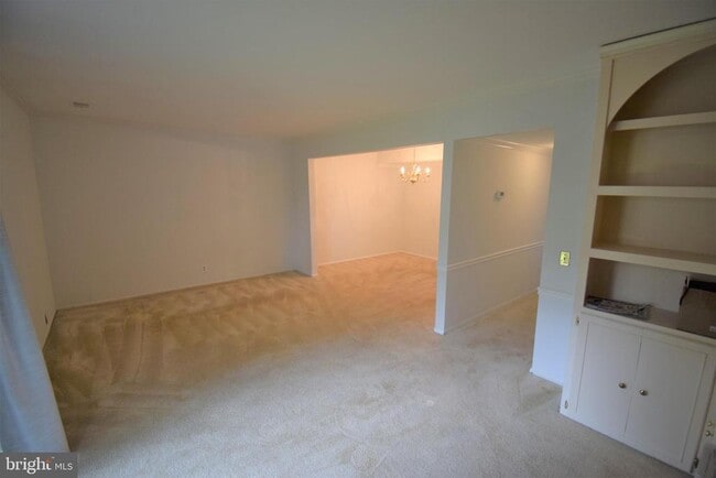 Building Photo - 2507 Glengyle Dr