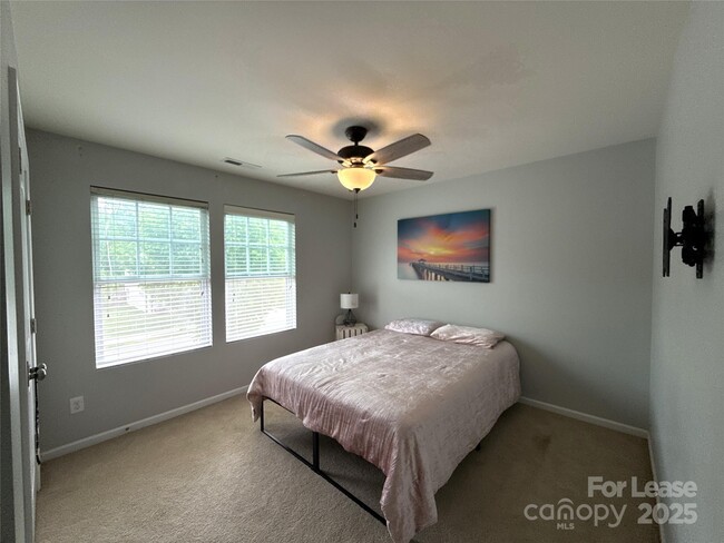 Building Photo - 10426 Kempsford Dr
