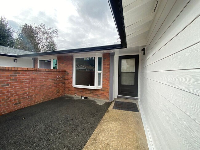 Building Photo - MM1253-B*