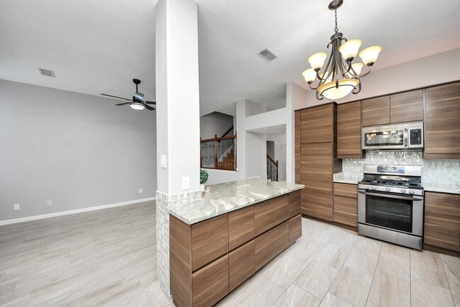 Building Photo - 20922 Whitevine Way