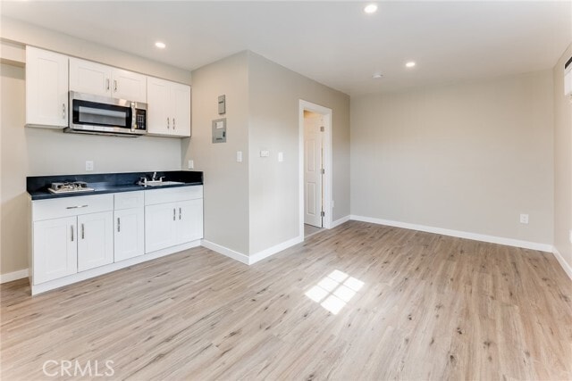 Building Photo - 12008 Roscoe Blvd