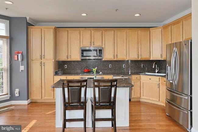 Building Photo - 43780 Ballybunion Terrace