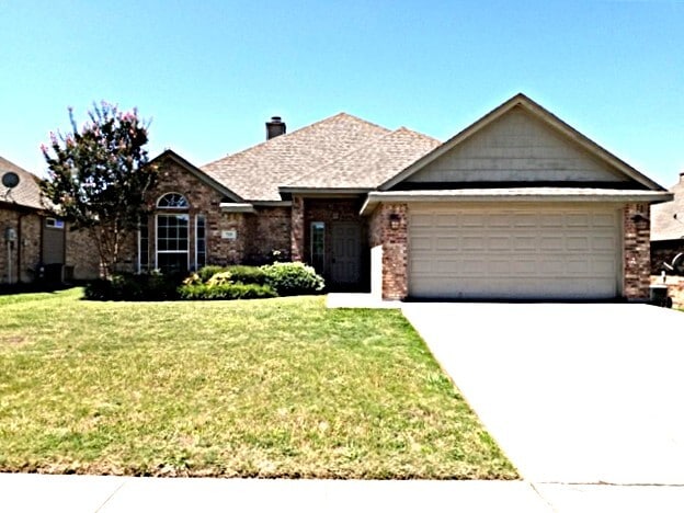 Primary Photo - 733 Morgan Dr