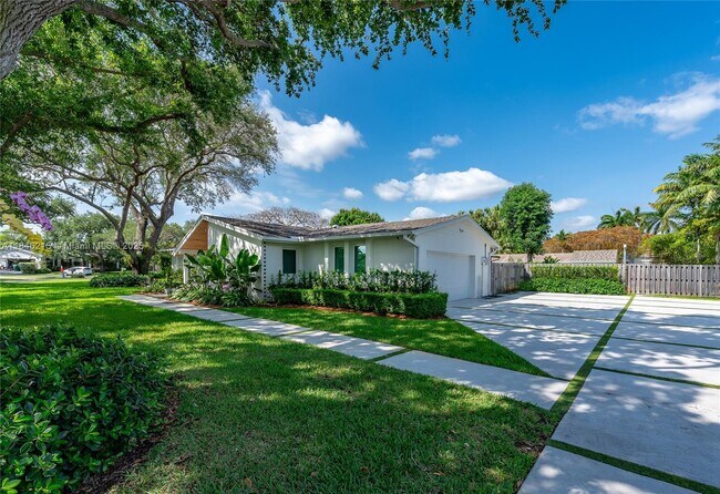 Building Photo - 16650 SW 77th Ct
