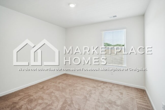 Building Photo - 400 Arrowhead Dr