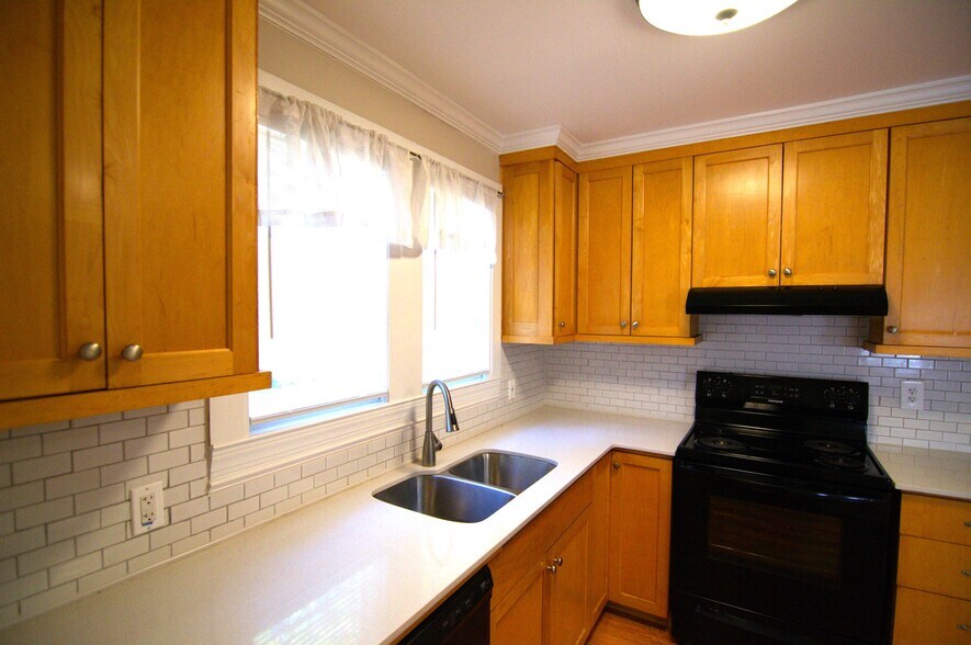 Building Photo - 524 S Confederate Ave