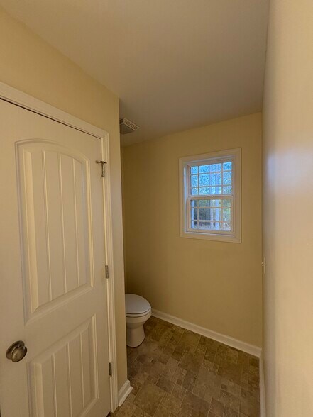 Primary Room Bath - 472 Jester Street