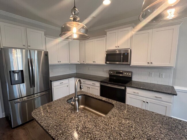 Building Photo - Breathtaking 4 Bedroom, 2 1/2 Bathroom House in Winston Salem, NC!