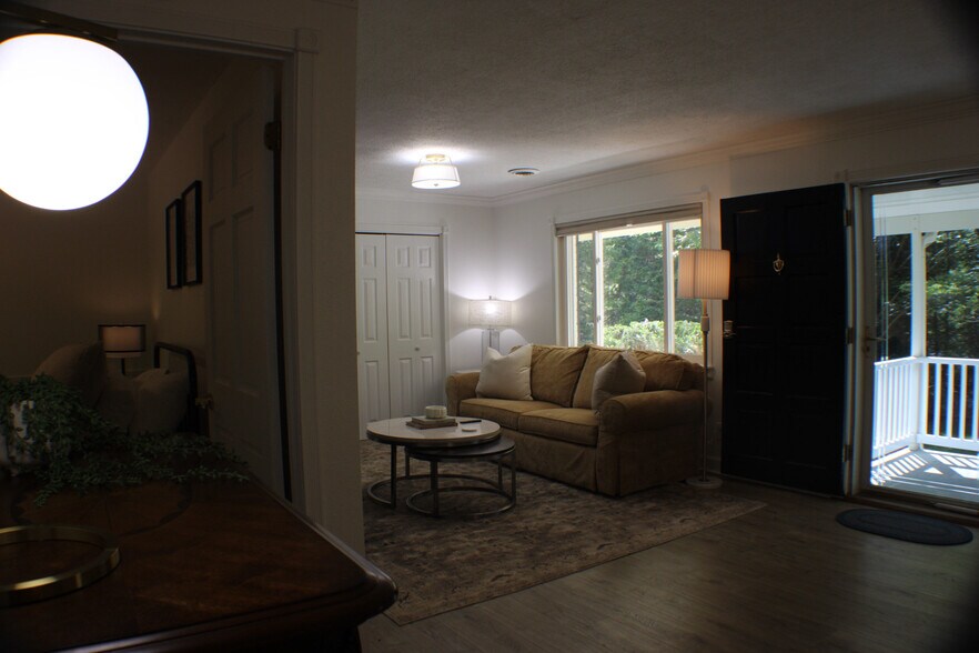 Building Photo - 107 Cori Dr