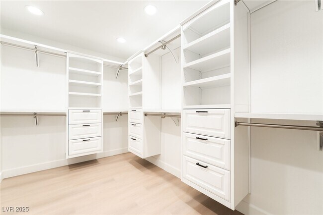 Building Photo - 10470 Dove Meadow Way