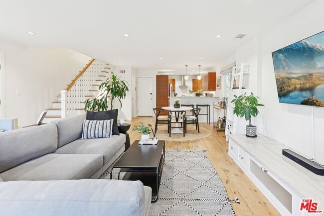 Building Photo - 665 Washington Blvd