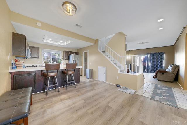 Building Photo - 1390 Palomar Pl