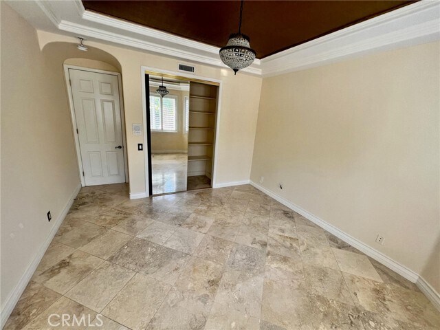 Building Photo - 224 Cll De Madrid