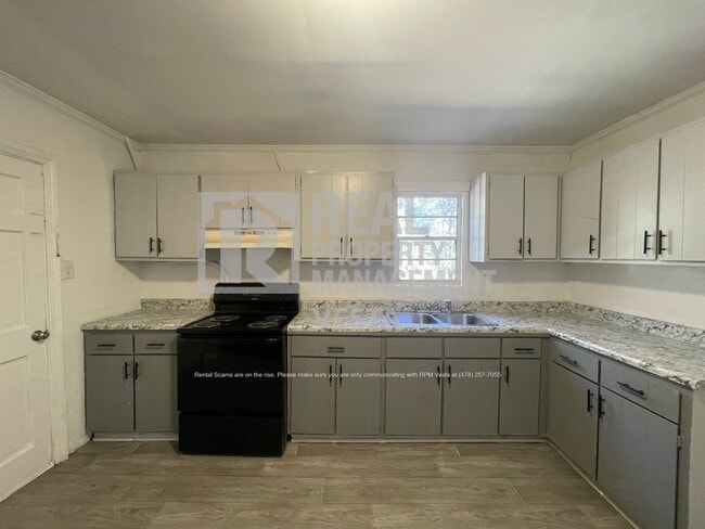 Building Photo - 3936 Spencer Cir