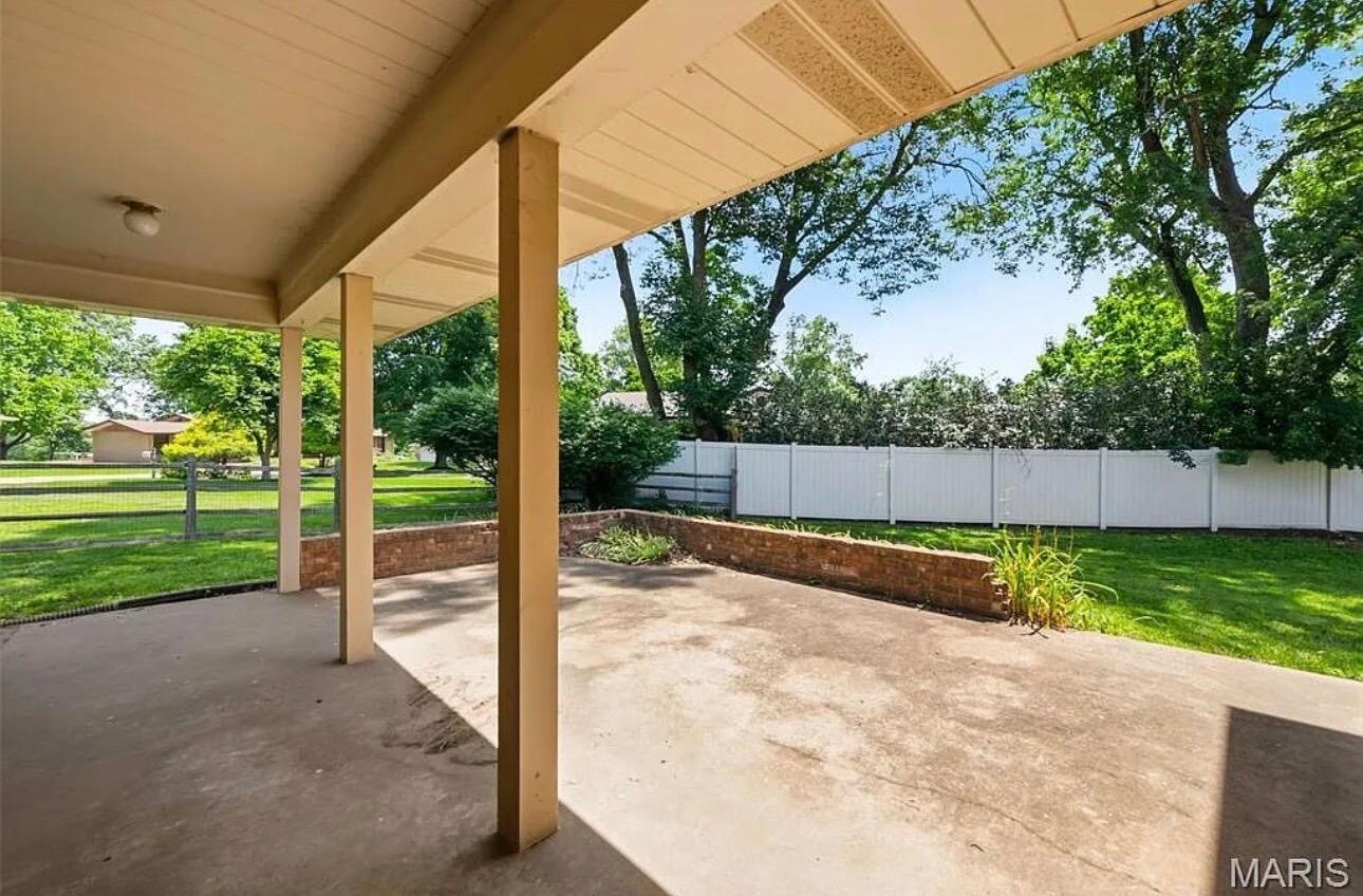 Building Photo - 14196 Cross Trails Dr