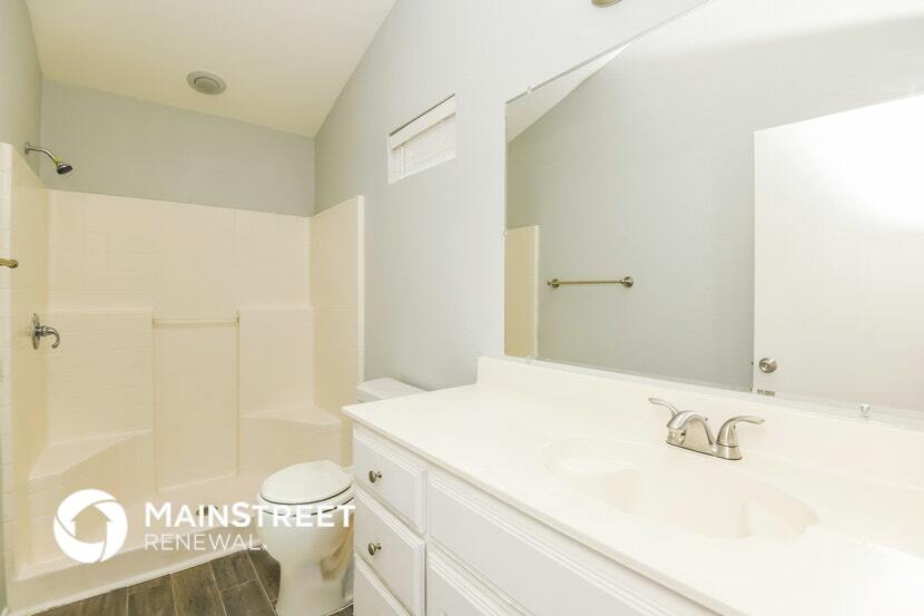 Building Photo - 1104 Maplewood Ln