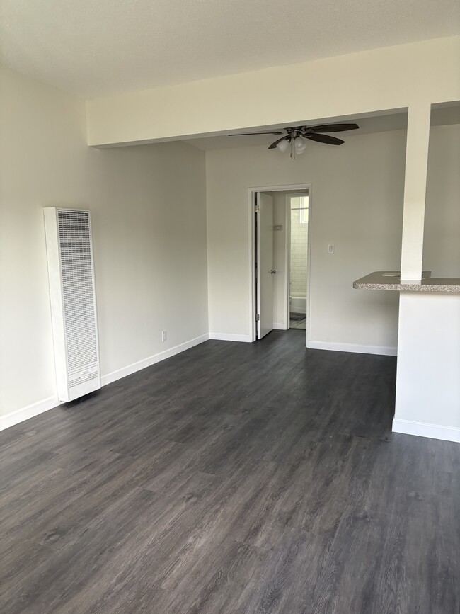 Dining - 6549 Johnson Ave